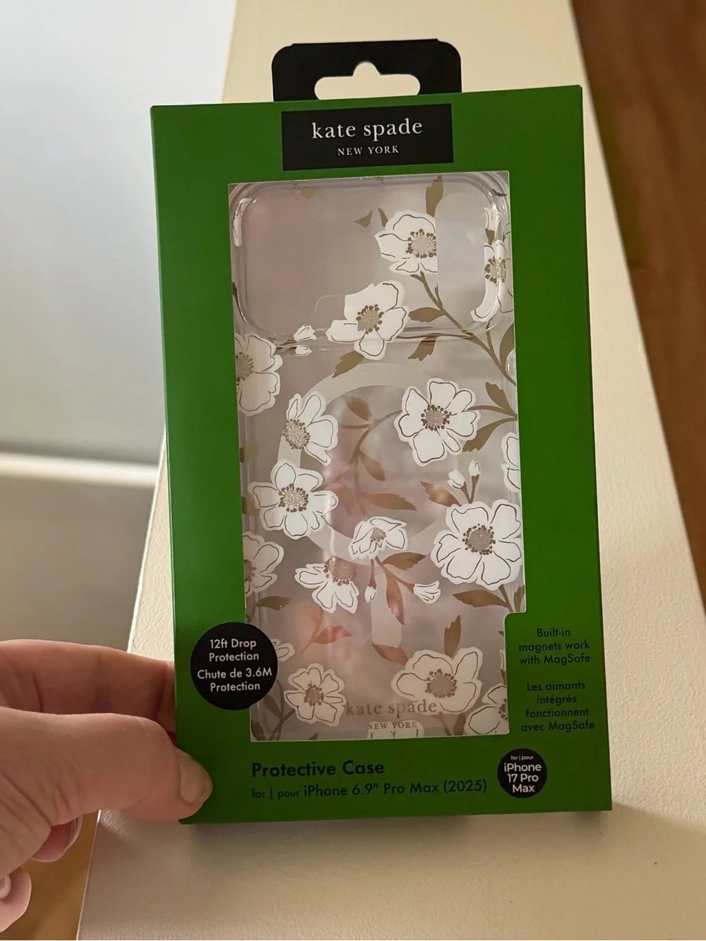 Brand new”Kate Spade”phone case for iPhone 17 Pro Max (MagSafe,12ft drop protec)